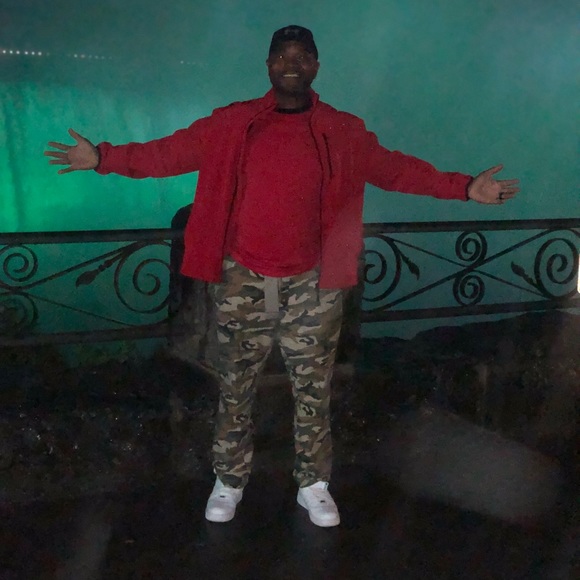 Meet your Posher, Cedric - Picture 1 of 1